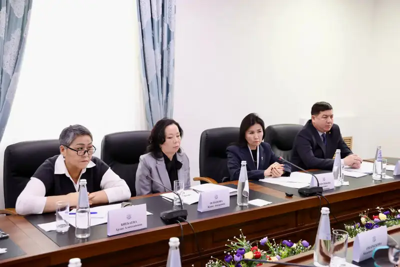 В Академии правосудия при Высшем Судебном Совете состоялась диалоговая площадка «Ашық алаң» на тему «Судебная защита прав и свобод человека, гражданина и личности в уголовной юстиции» (2)