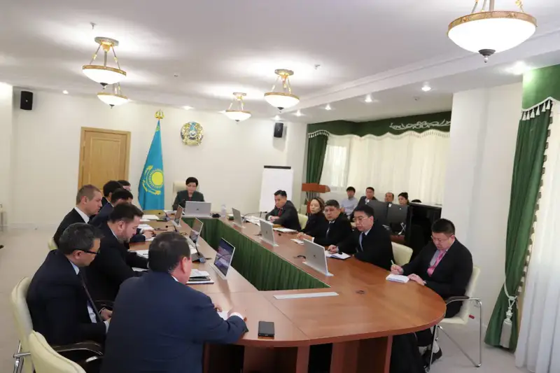 Обсуждение вопросов защиты трудовых прав и качества социальных услуг в Казахстане на уровне Министерства труда Астане