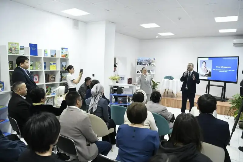 «Мастерская писателя»: В Астане прошла встреча с выдающимся писателем и драматургом Розой Мукановой (4)