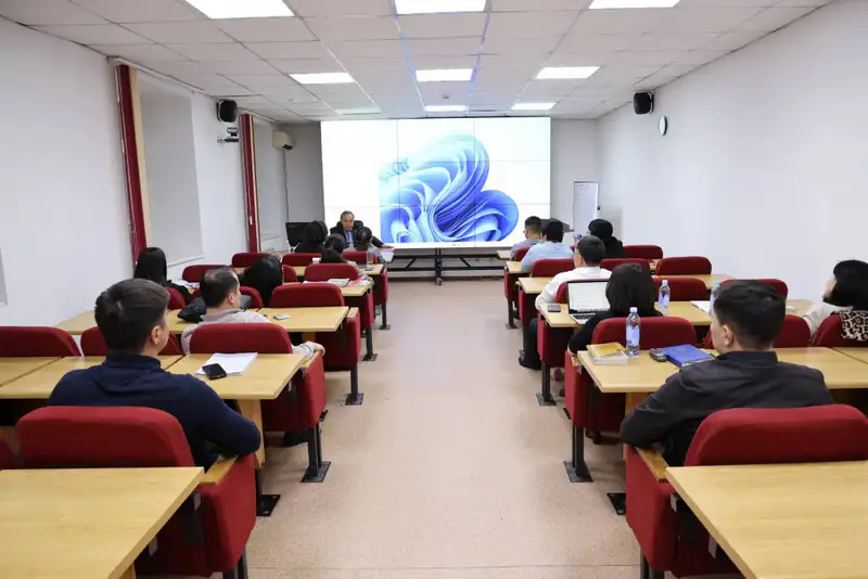 Члены Высшего Судебного Совета провели гостевые лекции для магистрантов Академии правосудия Астане