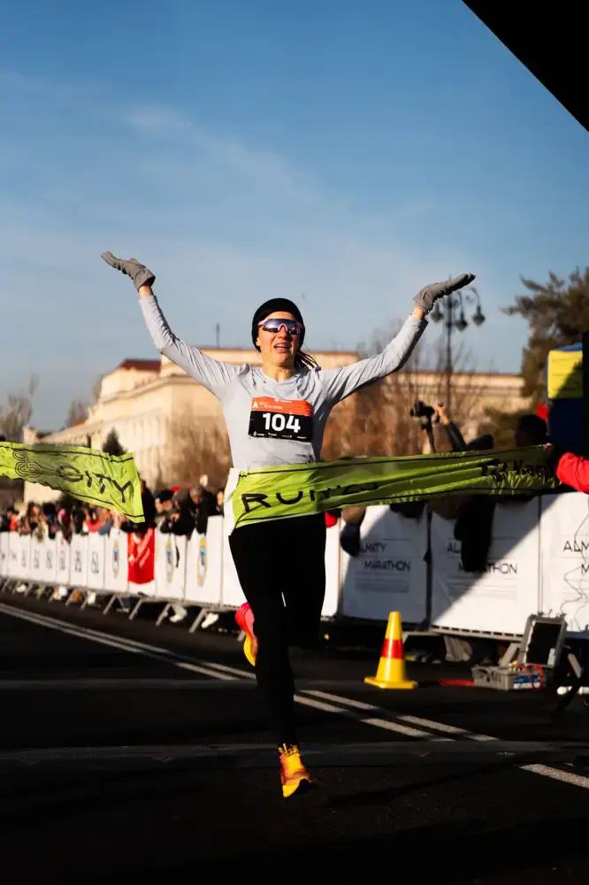 2500 участников из 20 стран: в Алматы состоялся финальный забег сезона 2025 года – City Run (4)