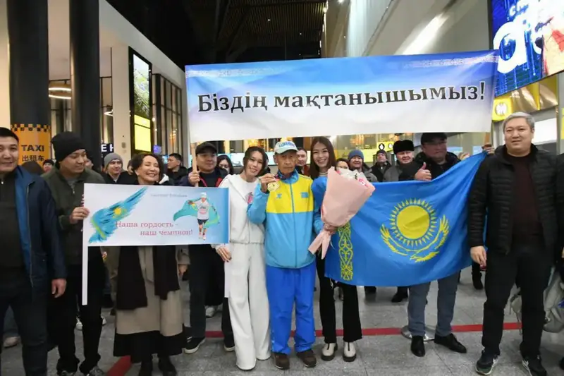 Пробежал 42 километра в 80 лет: казахстанский аксакал, участвовавший в Нью-Йоркском марафоне, вернулся в страну (7)