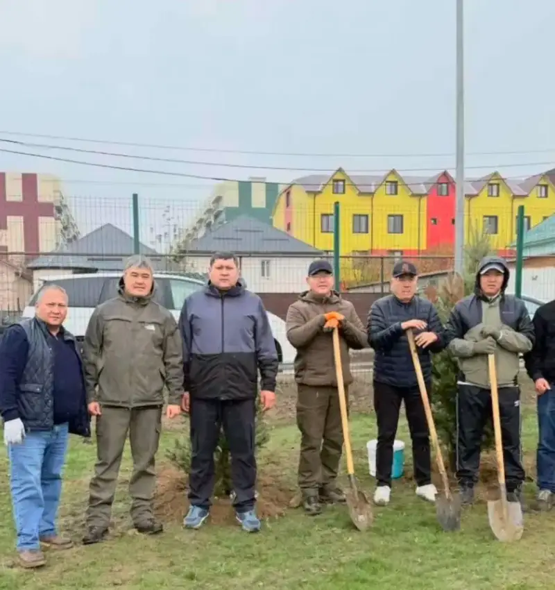 В Карасайском районе успешно прошла экологическая акция «Таза Казахстан», в ходе которой высажены 130 тополей и 60 елей Астане