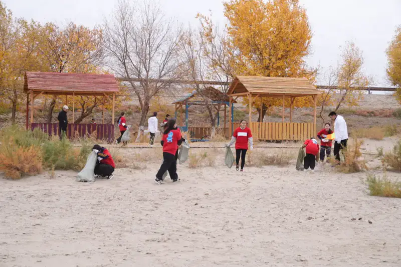 120 кг мусора убрали с прибрежных территорий школьники Кызылорды в рамках экологической акции «Экономь воду – сохраняй будущее!» (7)