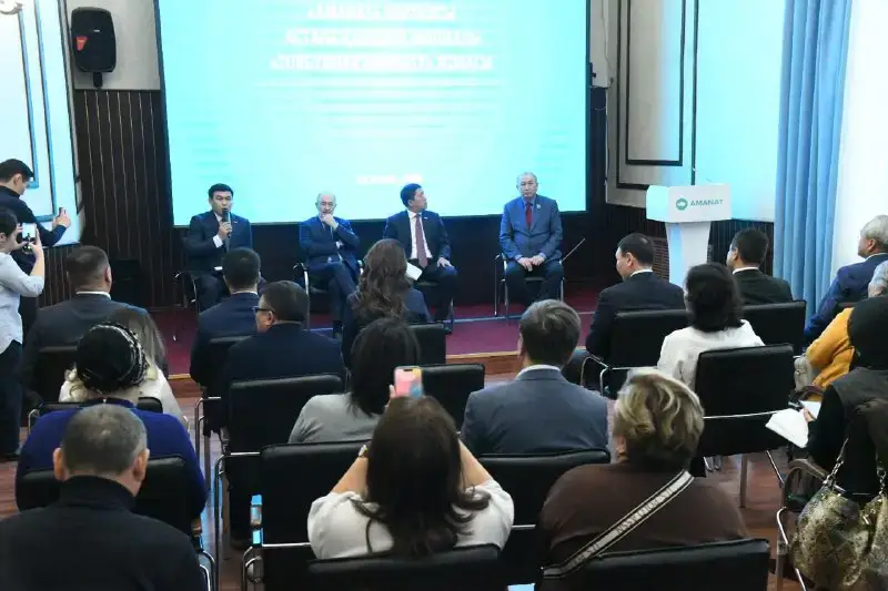 В Астане открылся фронт-офис для взаимодействия жителей со структурами сферы ЖКХ (7)