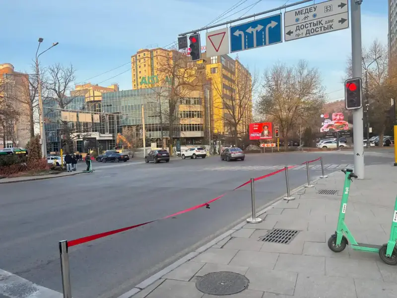 В Алматы изменена схема движения на перекрестке пр. Достык и ул. Жолдасбекова (3)