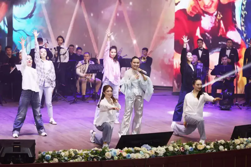 Солистка Национальной гвардии дала концерт для жителей Астаны в особом формате (5)