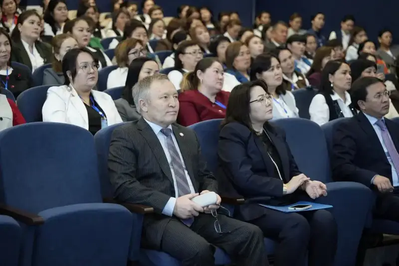 В городе Алатау состоялся областной Языковой форум в формате TED Talks с участием учителей, преподавателей и учёных (6)