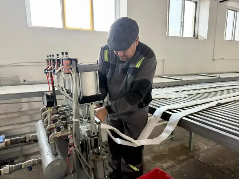 В Актобе открыт первый в стране завод по производству пожарных рукавов (5)