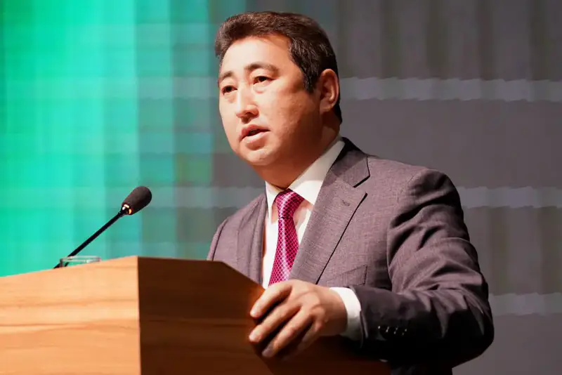 Сапаров обсудил биологические угрозы в Москве Астане