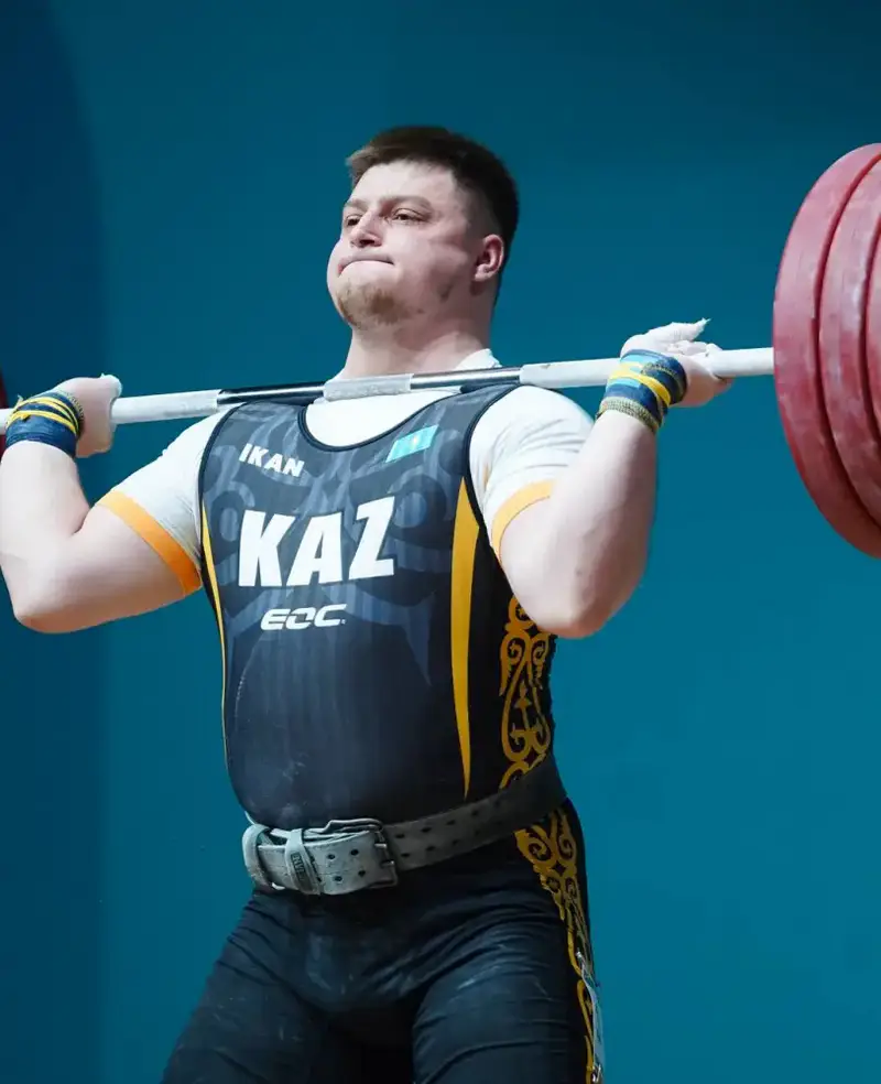 Бронзовая медаль Артема Антропова: новый этап для казахстанского тяжелоатлетизма Астане