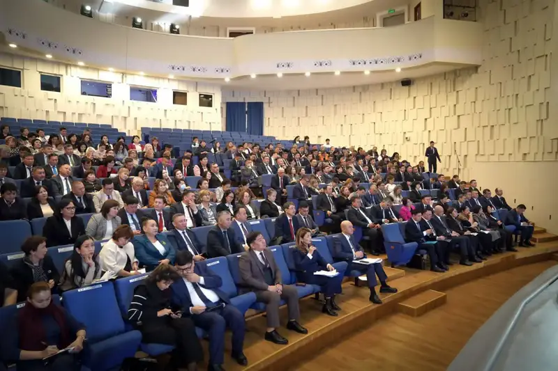 Министр просвещения Жулдыз Сулейменова закрывает двери «Целевой школы» на пути к новым образовательным вершинам Астане