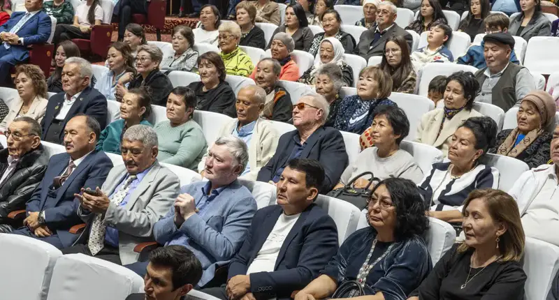 В Жетісу состоялся творческий вечер супружеской пары – актеров театра и кино Алмахан Кенжебековой и Кендебая Темирбайулы (9)