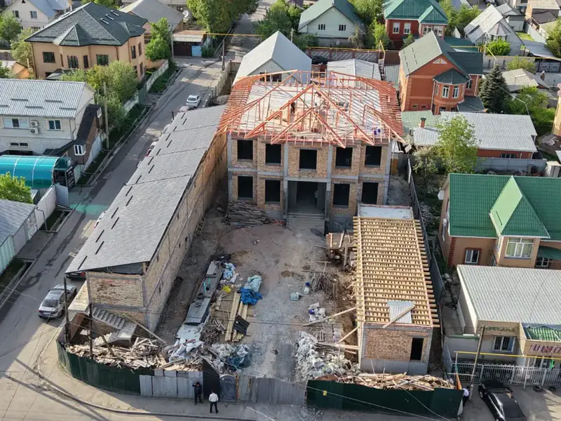 В Алматы сносят крупный незаконный объект (5)