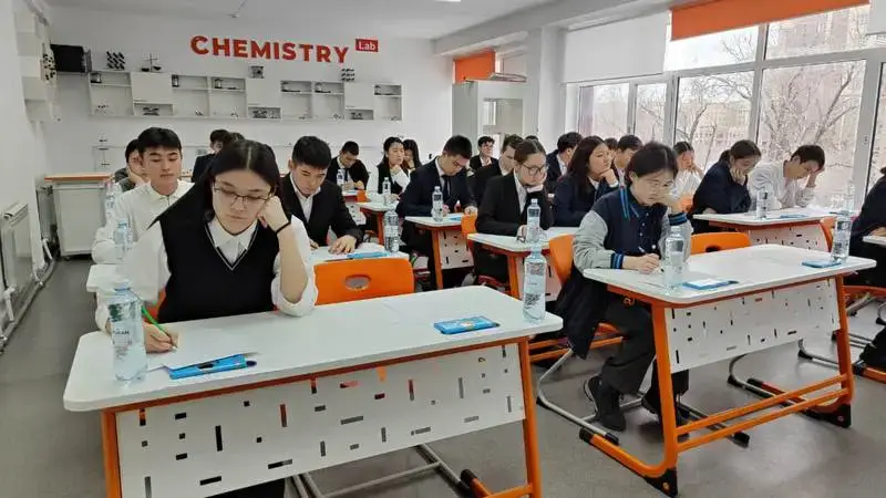 «Лидер XXI века»: в Карагандинской области выбрали самых эрудированных школьников (5)