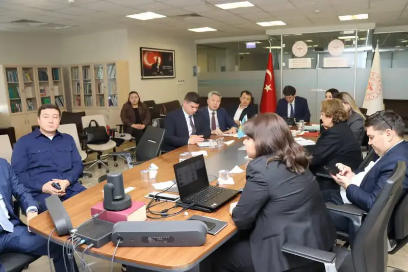 КАЗАХСТАН И ТУРЦИЯ ОБСУДИЛИ ВНЕДРЕНИЕ НОВЫХ ЦИФРОВЫХ РЕШЕНИЙ В МЕДИЦИНУ (3)
