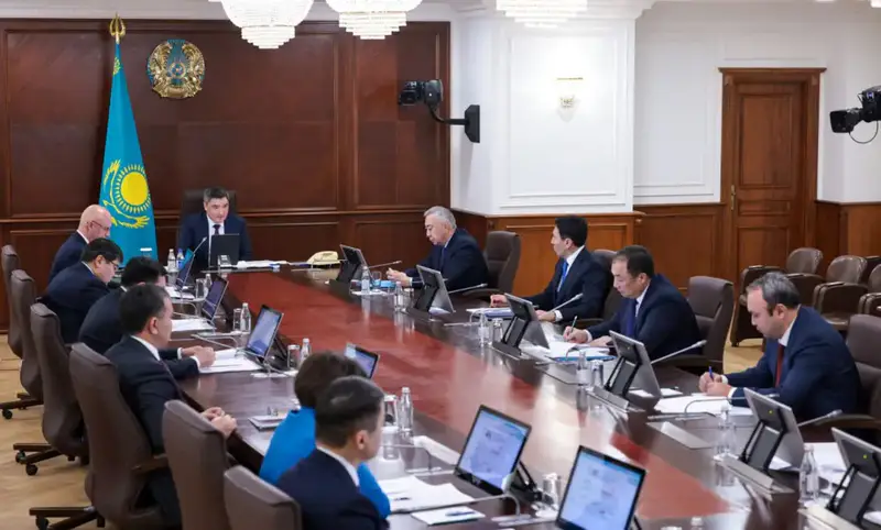 Развитие транспортной отрасли Авиация Автодороги Модернизация инфраструктуры Грузовой потенциал Астане