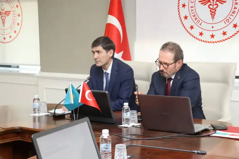 КАЗАХСТАН И ТУРЦИЯ ОБСУДИЛИ ВНЕДРЕНИЕ НОВЫХ ЦИФРОВЫХ РЕШЕНИЙ В МЕДИЦИНУ (2)