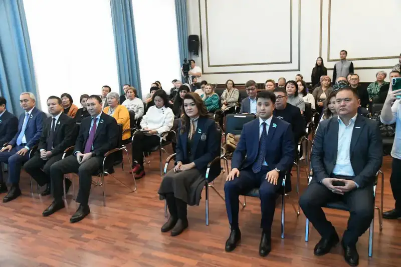 В Астане открылся фронт-офис для взаимодействия жителей со структурами сферы ЖКХ (4)