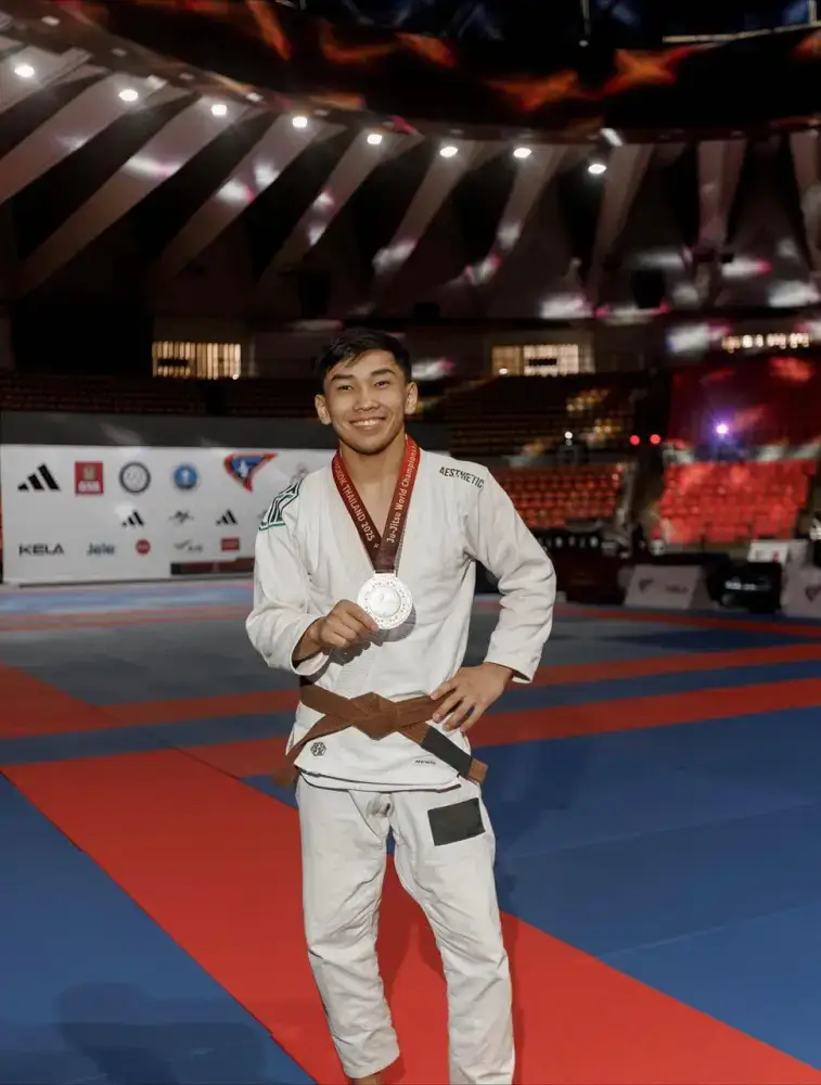 Столичный спортсмен завоевал серебряную медаль на чемпионате мира по джиу-джитсу (3)
