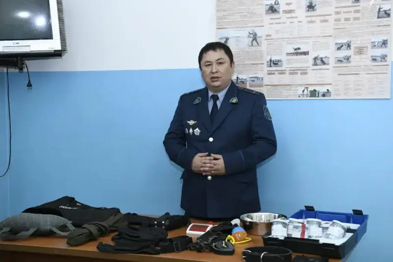 В Астане студенты узнали о международных методах подготовки служебных собак в кинологической службе Астане