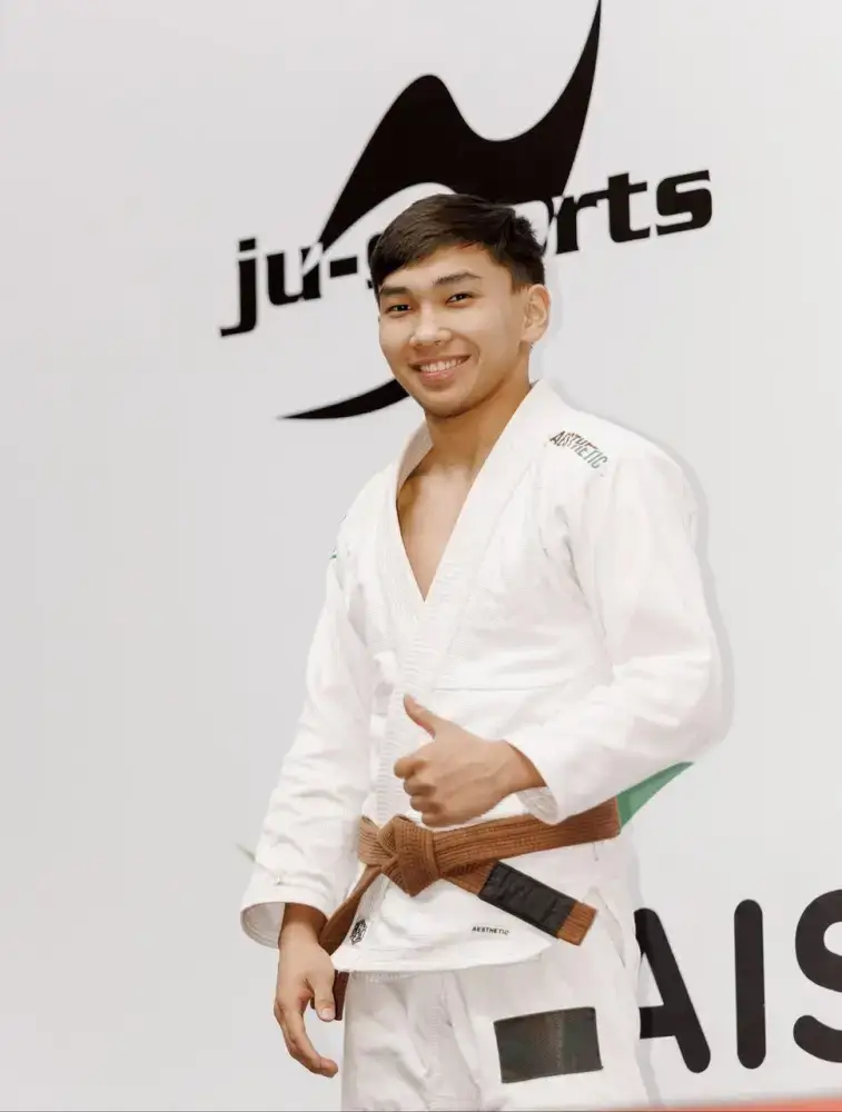Серебряная медаль Бекзата Казтаева на чемпионате мира по джиу-джитсу: новый шаг к международному признанию Астане