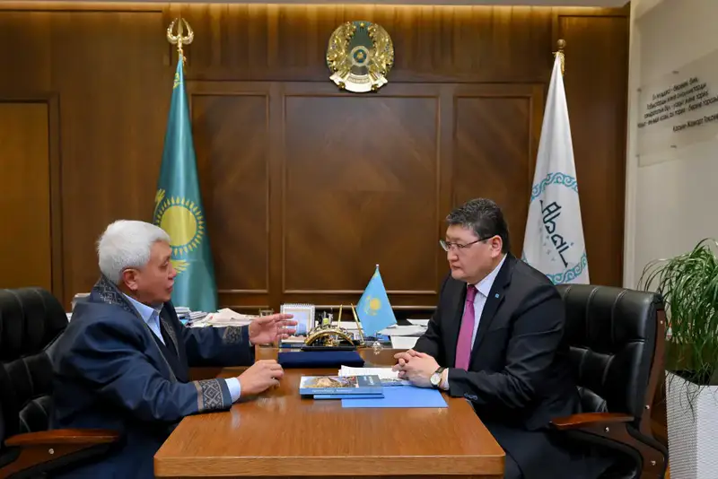 Аким области встретился с председателем Комитета по языковой политике Ерболом Тилешовым (4)