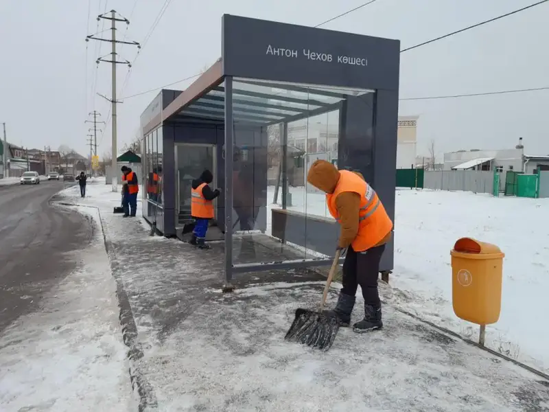 Снегопад в Астане: коммунальщики на пределе! Астане