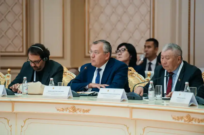 В Атырау проходит симпозиум «Сарайшык — перекресток Востока и Запада: история и культура Великой степи» (2)