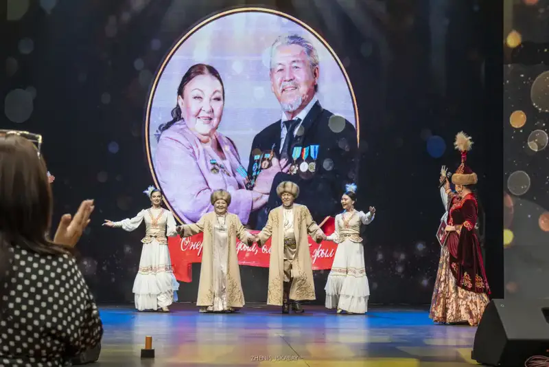 В Жетісу состоялся творческий вечер супружеской пары – актеров театра и кино Алмахан Кенжебековой и Кендебая Темирбайулы (10)