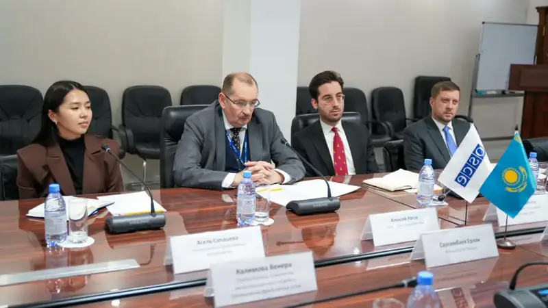 Состоялась встреча Министра юстиции Республики Казахстан Ерлана Сарсембаева с Главой Офиса программ ОБСЕ в Астане Алексеем Роговым (5)