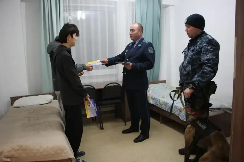 Рейды полиции в студенческих общежитиях: борьба с наркоманией и её влияние на будущее молодежи Астане