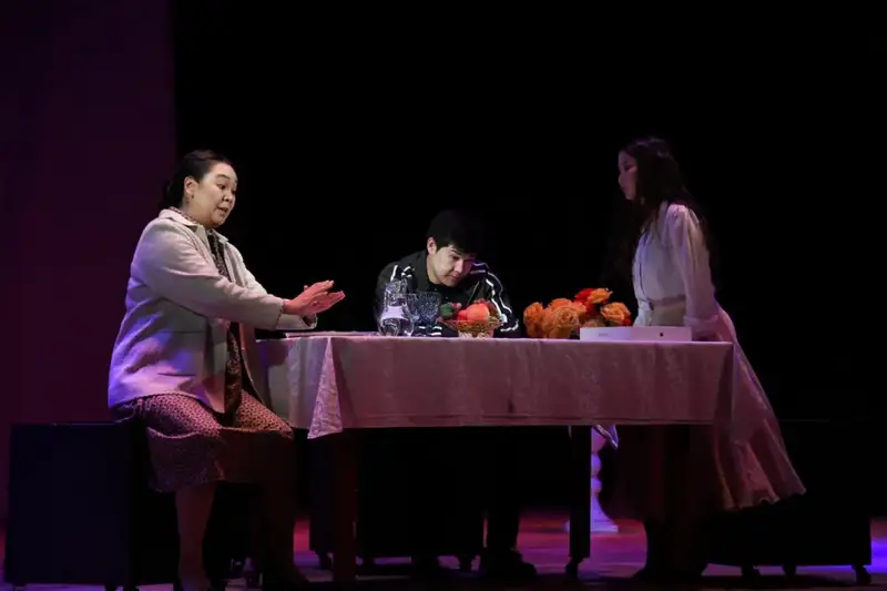 Спектакль о вреде наркотиков в Астане: важный шаг к осознанию проблем подростков Астане