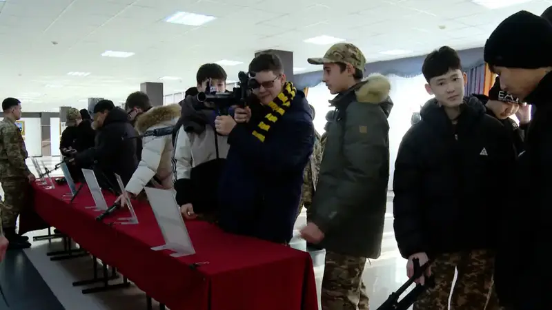 Старшеклассники узнали о службе в Национальной гвардии на Дне открытых дверей Астане