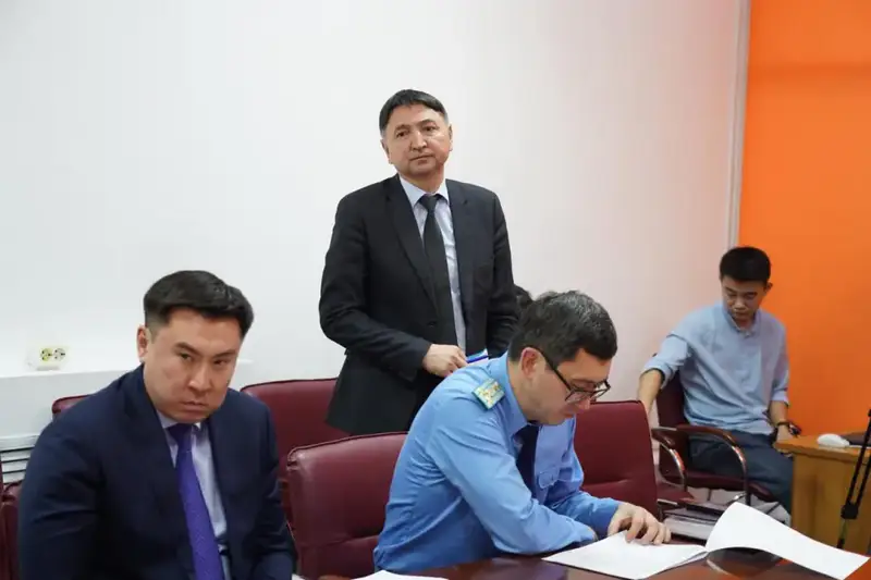 Как Ахметжанов решает земельные и жилищные загадки? Астане