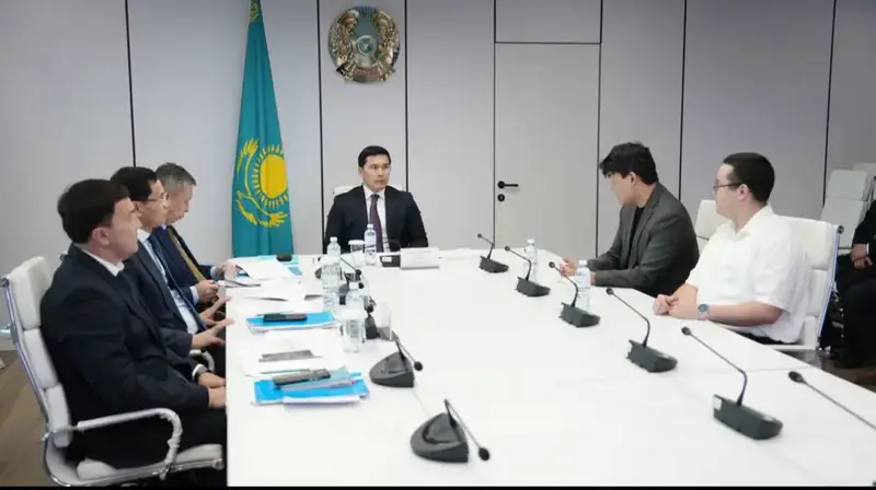 Министр туризма и спорта провёл личный приём граждан (4)