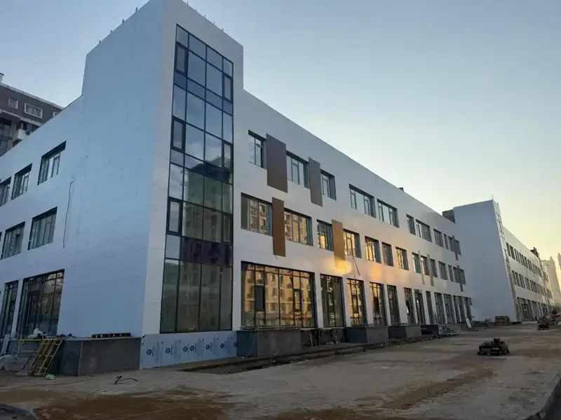 В Бостандыкском районе Алматы завершается строительство новой поликлиники (4)