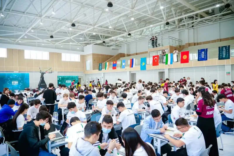 Международные STEM-олимпиада и битва роботов стартовали в Астане (5)