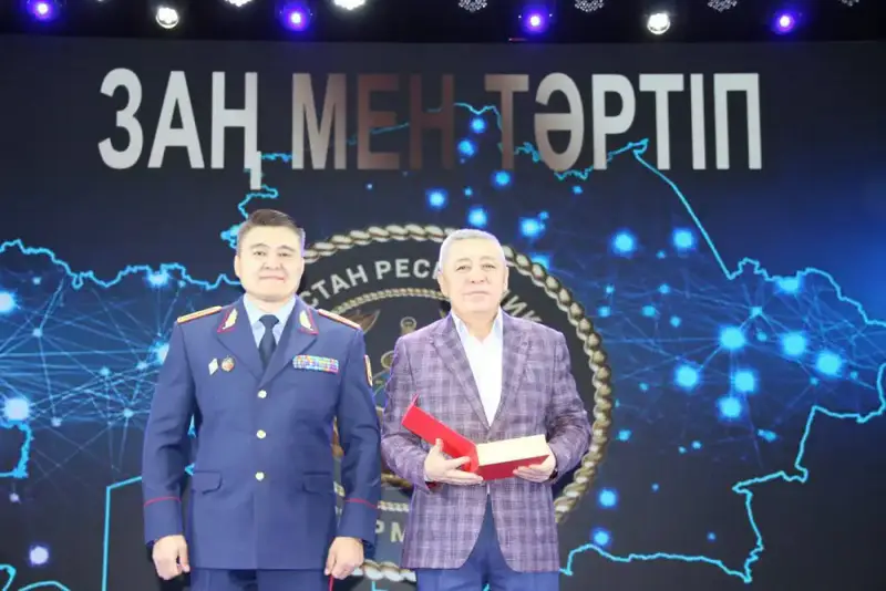 Международная акция по повышению дорожной безопасности: Полицейские СКО отмечают образцовых водителей Астане