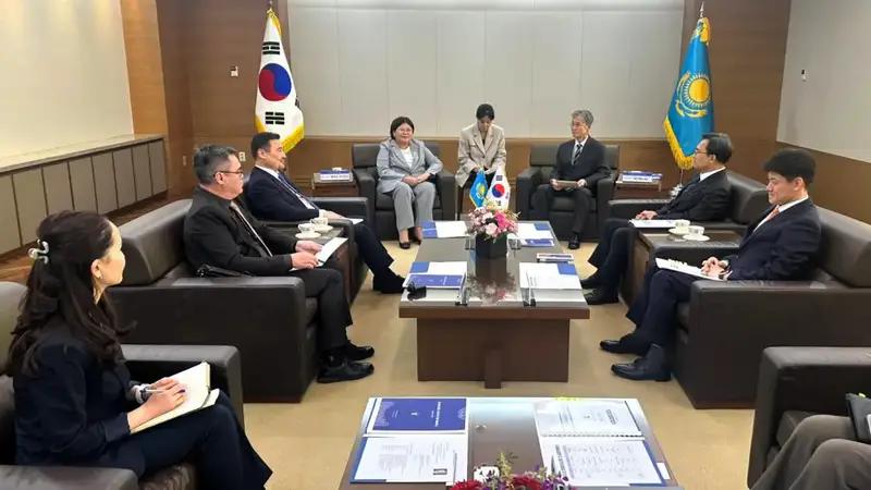 Обсуждение правовых реформ в Казахстане и Корее: встреча председателей Конституционного и Верховного судов Астане