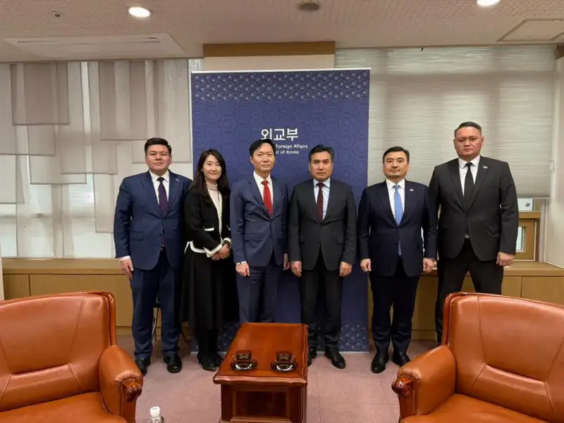 А. Ертаев обсудил вопросы трудовой миграции с коллегами из Республики Корея (3)