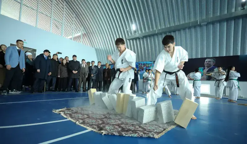 В Мунайлинском районе ввели в эксплуатацию новый спортивный комплекс (2)