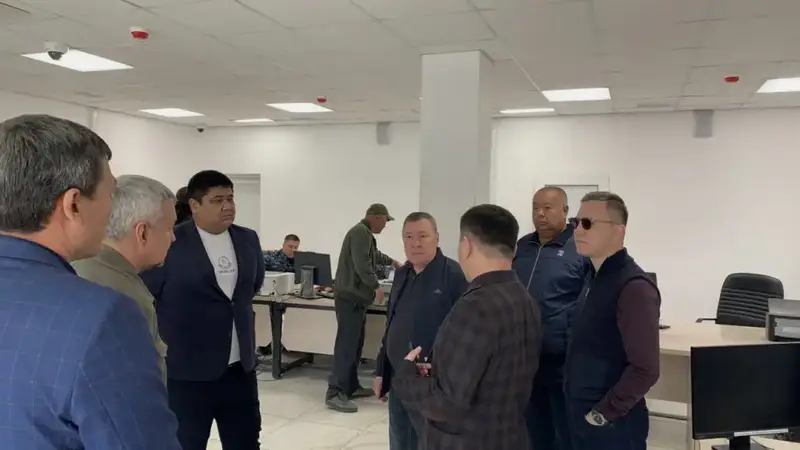 Сакен Каныбеков проинспектировал работу фитосанитарных контрольных постов в Туркестанской области (2)