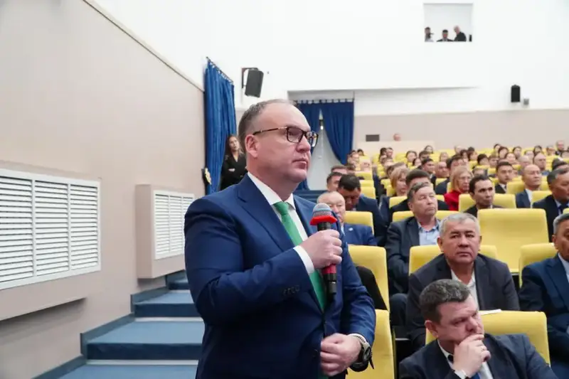 Встречу с населением Бурабайского района провел аким области Марат Ахметжанов (3)