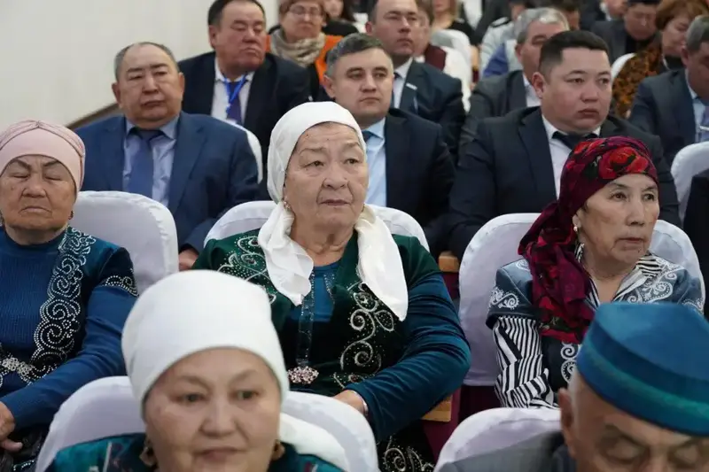 На встрече с населением Буландынского района аким области Марат Ахметжанов обсудил актуальные вопросы развития региона (4)