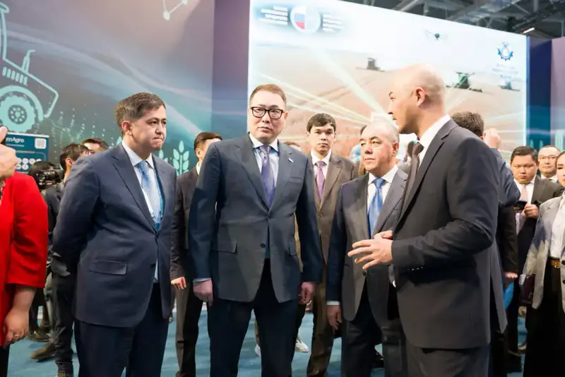 Торговый тандем: Казахстан и Россия на пути к 30 млрд $ Астане