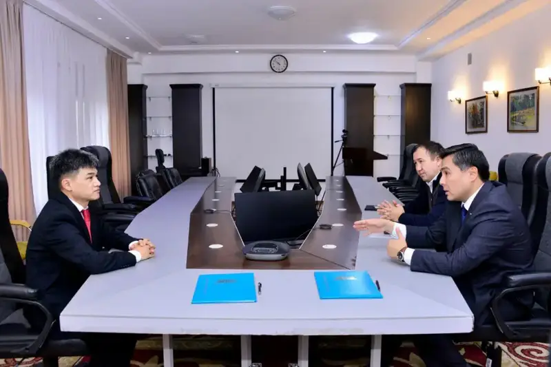 Меморандум о сотрудничестве между Агентством и КазНПУ имени Абая для повышения финансовой грамотности студентов Астане