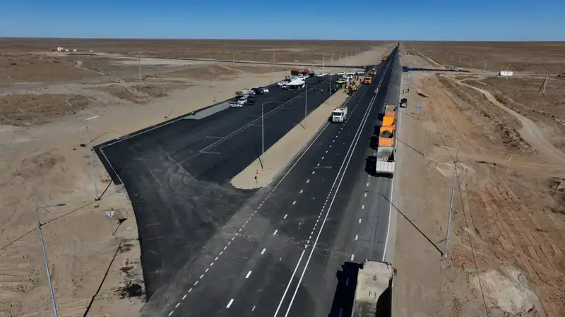 На трассе "Атырау–Астрахань" ведется обновление участка длиной 616–621 км (5)