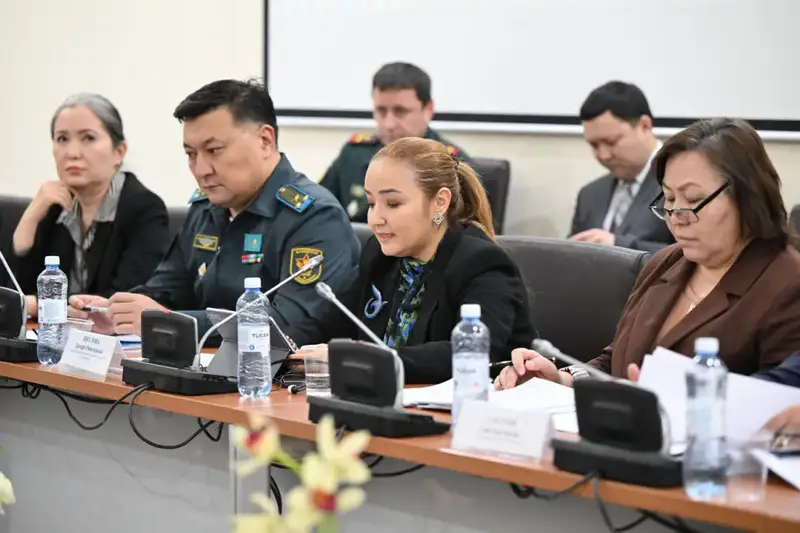 В Мажилисе обсудили качество обучения на военных кафедрах (4)