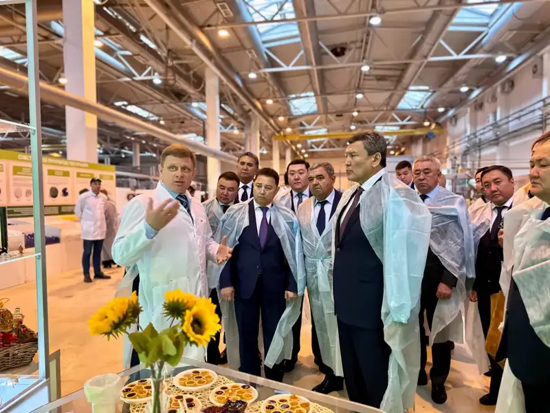 Подписание меморандумов о сотрудничестве между Татарстаном и СКО: акцент на цифровизацию и инновации Астане